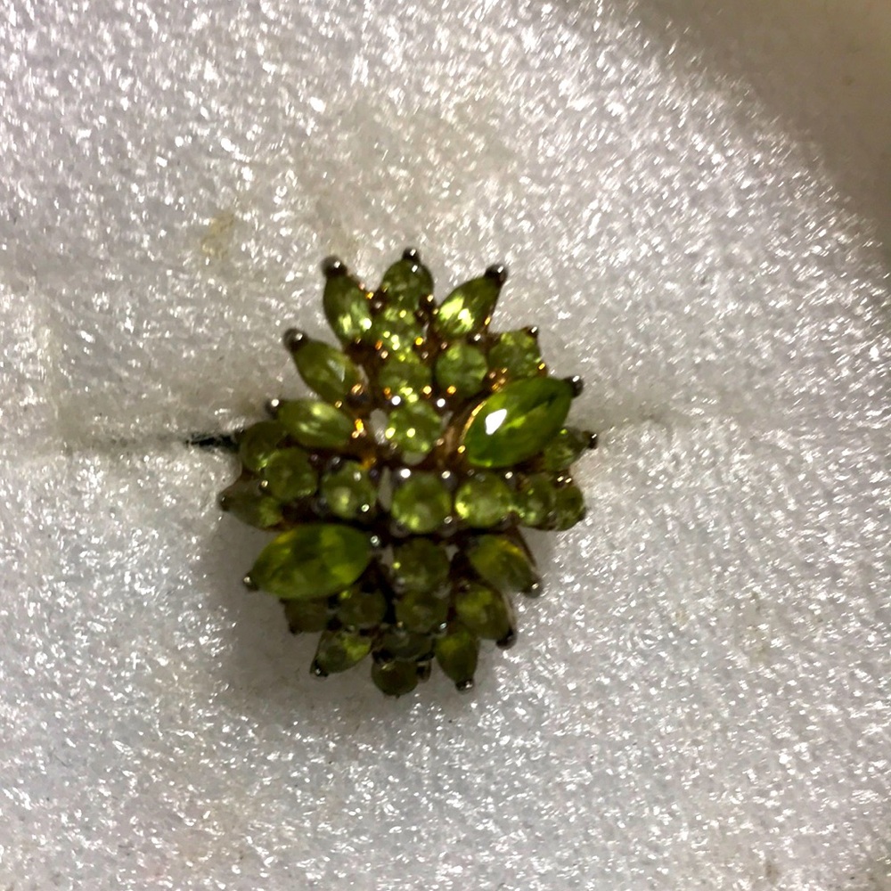 Vintage sterling silver peridot ring